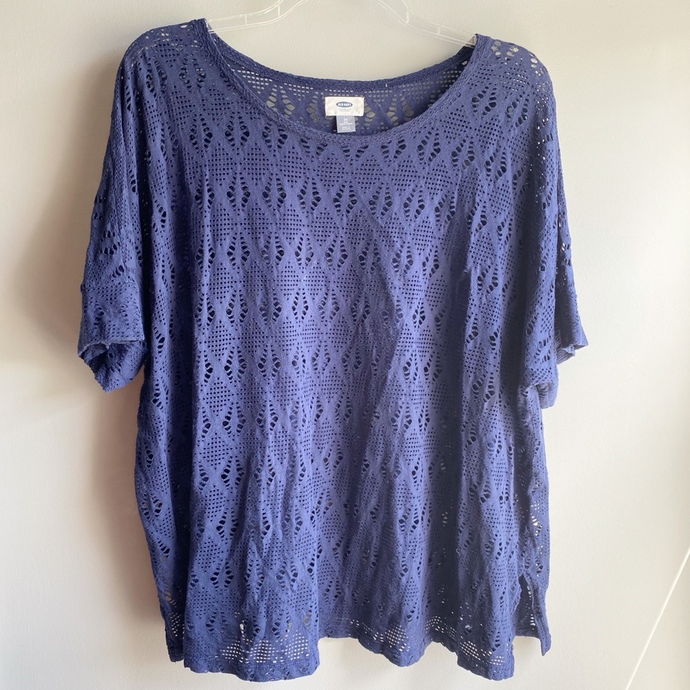 🦩Old Navy / Blue Top with Cut Out Design-2X (EUC)